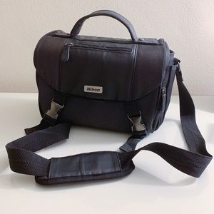NIKON ACCESSORY BAG
